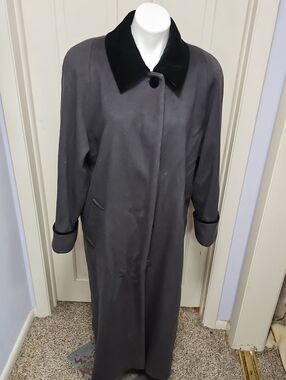 Vintage Circa 1980 All Wool Coat with Velvet Collar - Gray
